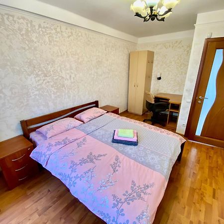 Квартира На Воскресенці, Поруч Метро Лівобережна, Інститут Серця, Мвц Київ Екстер'єр фото